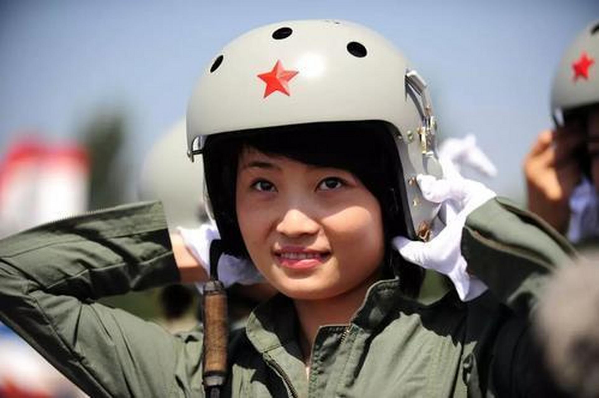 四川女飛行員余旭，英勇無畏的藍天使者，四川女飛行員余旭，藍天的英勇使者
