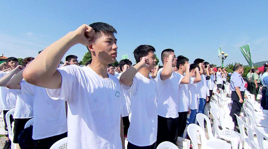 兵役登記證上大學一定要嗎？詳解兵役登記與大學入學要求，關于兵役登記證與大學入學要求的詳解，是否上大學必須持有兵役登記證？