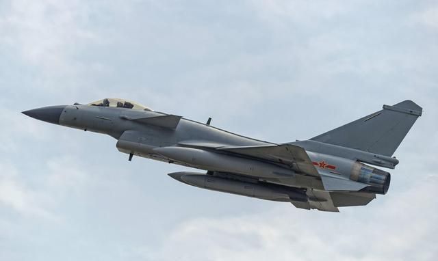 揭秘殲-10戰(zhàn)斗機(jī)高清大圖，性能、特點(diǎn)與全球地位，殲-10戰(zhàn)斗機(jī)深度解析，高清圖像、性能特點(diǎn)與全球地位