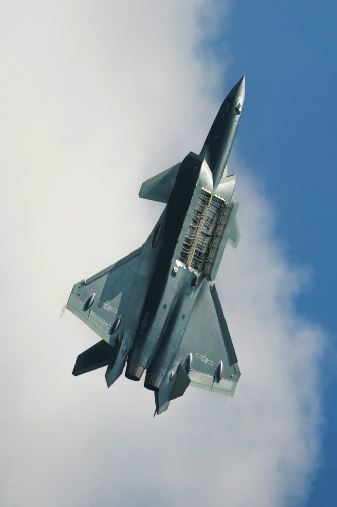 揭秘殲-20高清圖片，中國空軍新一代隱形戰(zhàn)機(jī)的風(fēng)采，揭秘殲-20高清圖片，中國新一代隱形戰(zhàn)機(jī)風(fēng)采展示