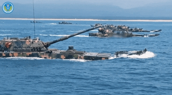 世界最新軍事動態(tài)，全球軍事變革與技術(shù)前沿的探索，全球軍事動態(tài)與技術(shù)前沿的探索之旅