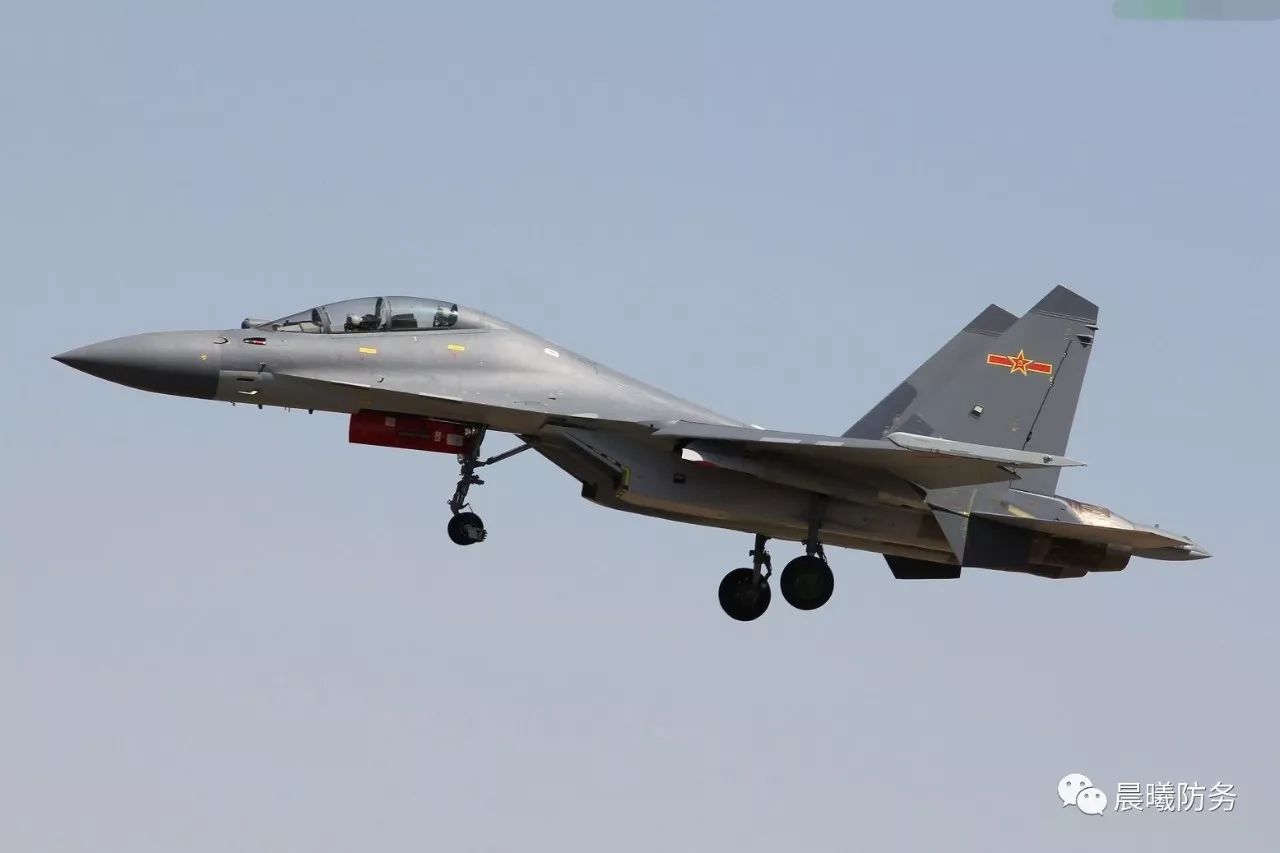 教你分辨殲-11與殲-16，兩款戰(zhàn)斗機(jī)的特點(diǎn)與差異，殲-11與殲-16戰(zhàn)斗機(jī)，特點(diǎn)與差異解析