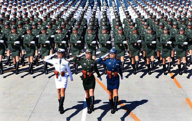 中國女兵儀仗隊(duì)