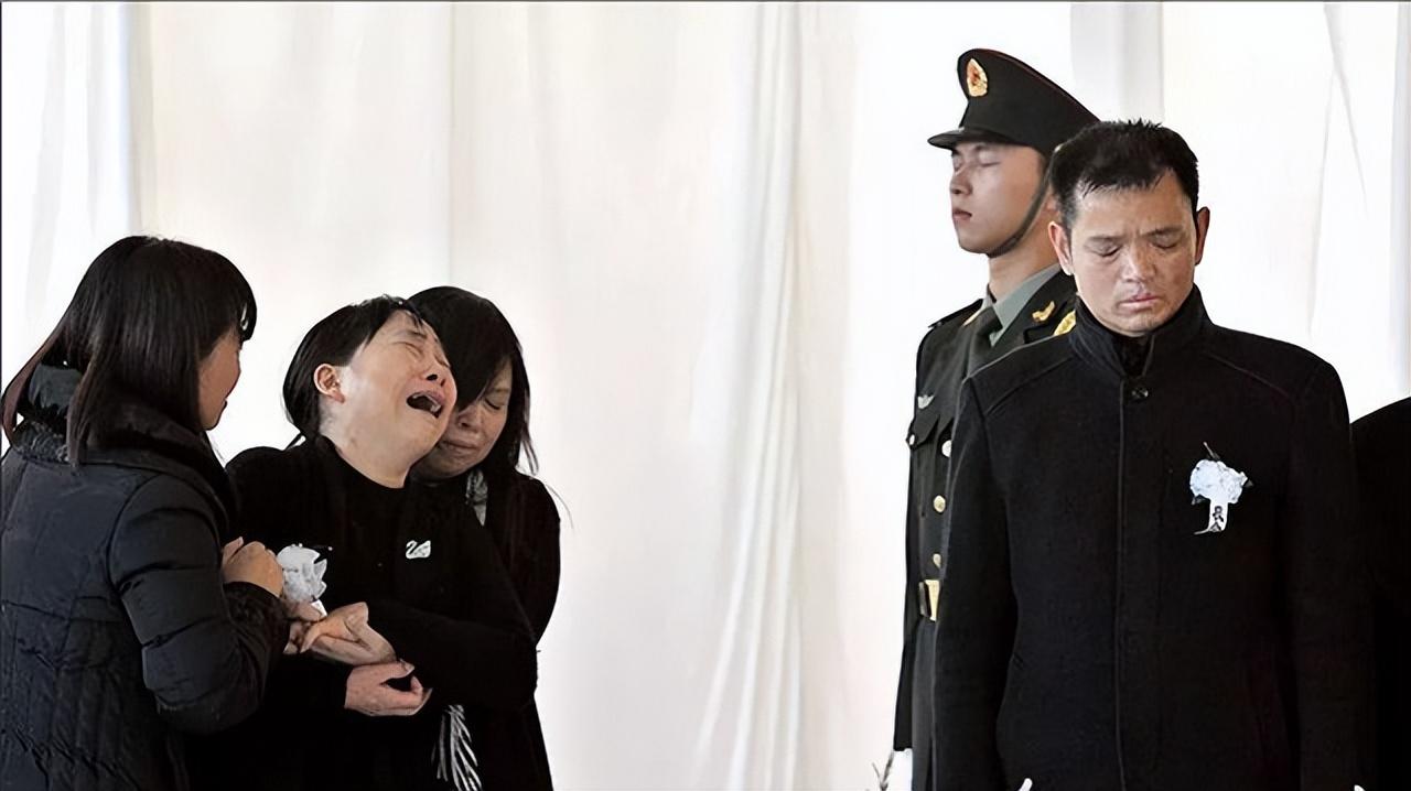 殲-10女飛行員犧牲視頻全過程回顧，英勇無畏，致敬英雄，殲-10女飛行員英勇犧牲全過程回顧，致敬無畏英雄