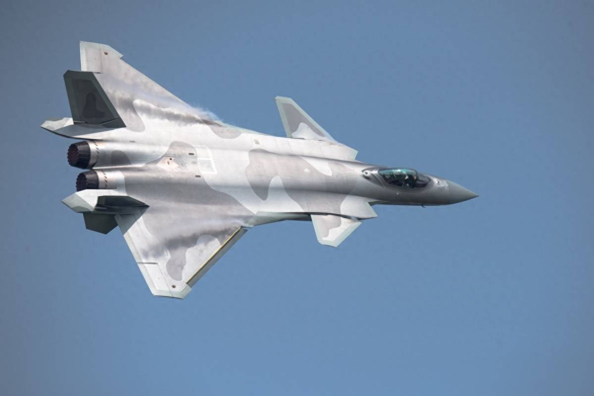 揭秘殲-20戰(zhàn)機(jī)的卓越性能與未來展望，揭秘殲-20戰(zhàn)機(jī)的性能優(yōu)勢(shì)及未來展望