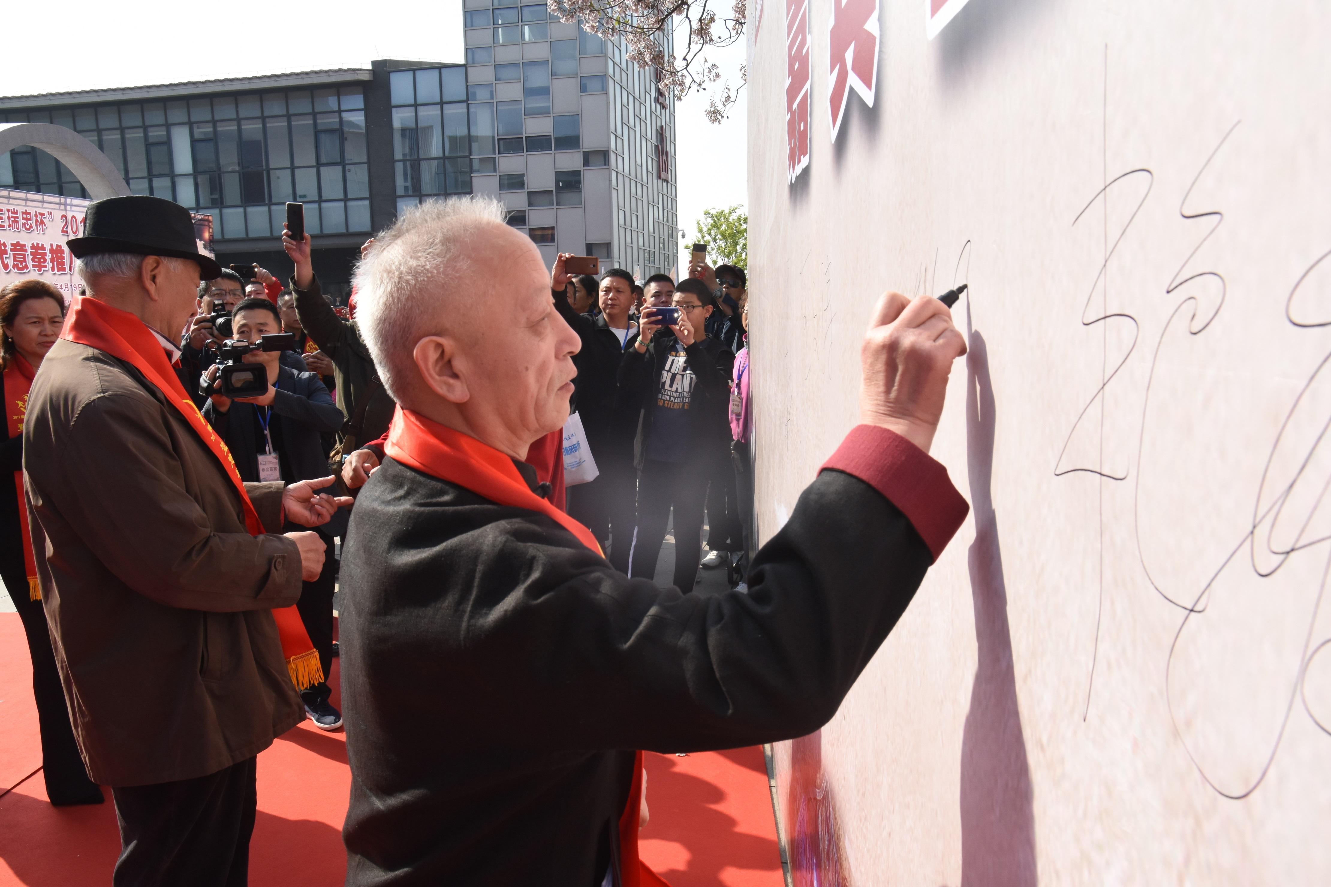 一碼一肖王中王論壇，探索與解析，一碼一肖王中王論壇，深度探索與解析