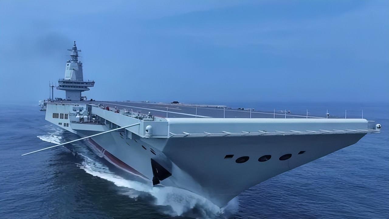 揭秘福建艦的真實排水量，是否只有傳聞中的8萬噸？，揭秘福建艦排水量真相，傳聞中的8萬噸是否準確？