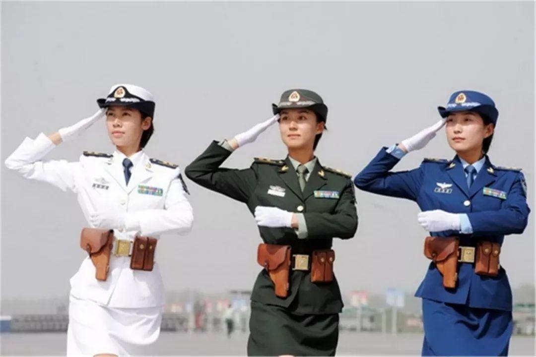 儀仗隊女兵誰最漂亮，美麗與榮耀并存的風采，儀仗隊女兵的美麗與榮耀并存的風采，誰最亮眼？
